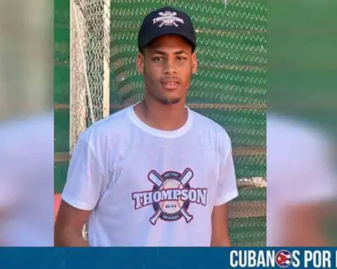 Joven pelotero cubano huye de la isla y llega a México