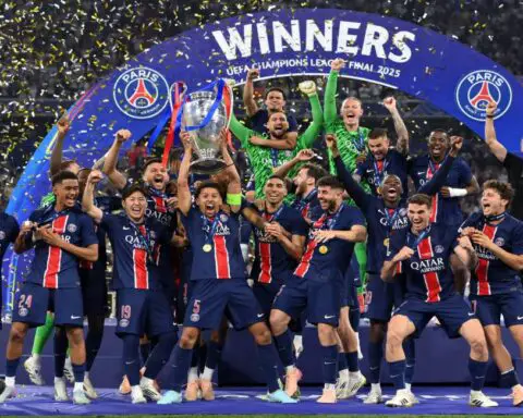 El Paris Saint-Germain (PSG) se coronó campeón de Europa por primera vez en su historia tras aplastar 5-0 al Inter de Milán en una final de la UEFA Champions League que quedará grabada como una de las más dominantes en la historia del torneo.