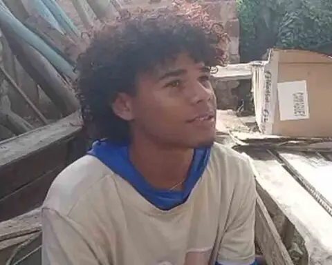 Adolescente en Camagüey intenta sostener a su madre en medio de la pobreza