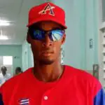 Piden ayuda para pelotero cubano tras sufrir un accidente de moto