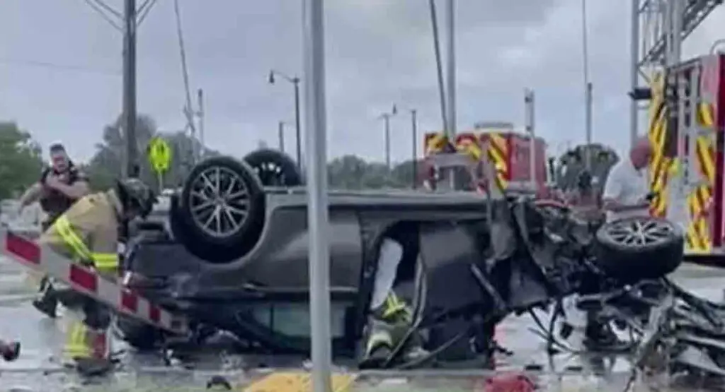 Florida: Brightline choca contra un vehículo y deja un herido de gravedad