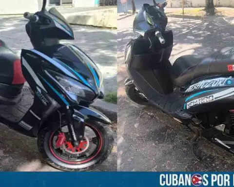 Cubano busca su moto robada en La Habana; ofrece 200 mil pesos como recompensa