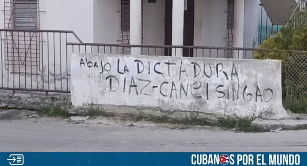 Un nuevo cartel con un mensaje en contra del dictador cubano Miguel Díaz-Canel apareció en las últimas horas en La Habana.