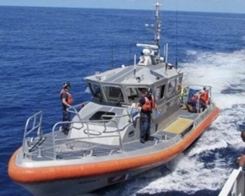 Guardia Costera alerta a pasajeros de barcos que incumplan las leyes en los Cayos de Florida