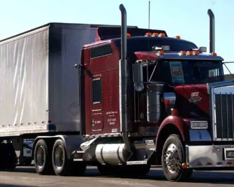 Entró en vigor orden que obliga a camioneros de EE. UU. hablar en inglés