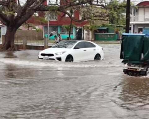 Ciego de Ávila: intensas lluvias causan inundaciones en Morón