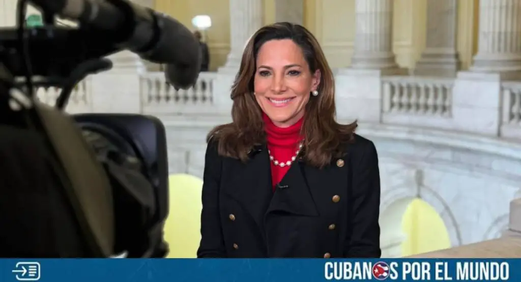 La congresista de origen cubano, María Elvira Salazar, expresó su respaldo a la ofensiva militar que ejecutó Estados Unidos el pasado fin de semana en contra de las centrales nucleares del régimen de Irán, denominada "Operación Martillo de Medianoche".