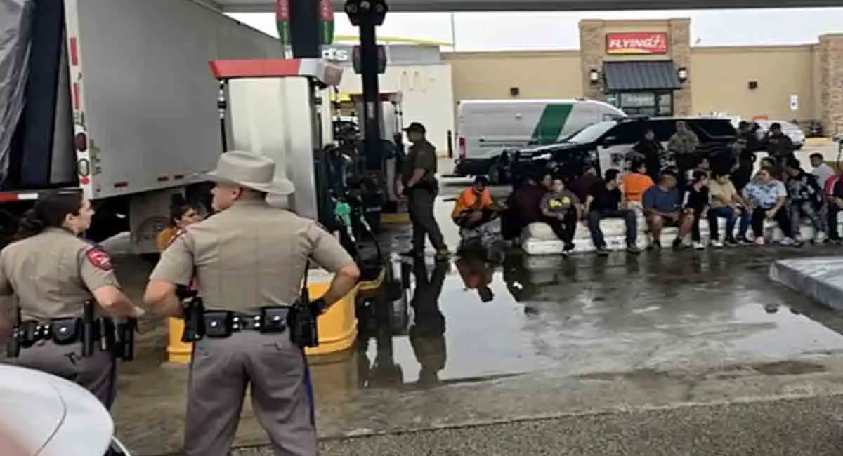 Interceptan camión en Texas que trasladaba a migrantes cubanos