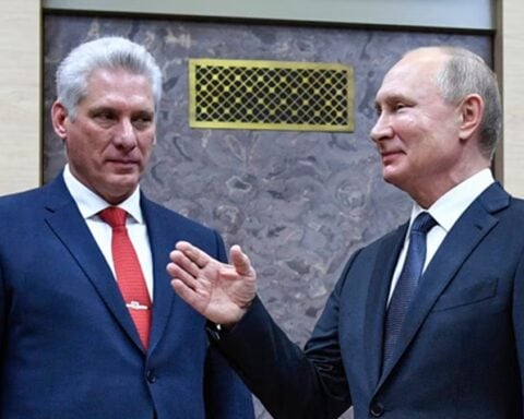 Régimen cubano reconoce deudas con Rusia y pero dice que las pagará “cuando se creen las condiciones”