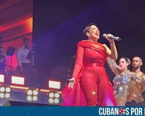 La cantante Dianelys Alfonso Cartaya, más conocida como La Diosa de Cuba, escribió una nueva página exitosa en su carrera tras el concierto en el Watsco Center de Miami la noche del sábado 19 de julio.