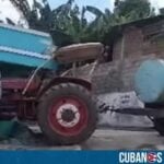 Un tractor impactó contra una vivienda en el Caney, en Santiago de Cuba, según reportes difundidos en las redes sociales.
