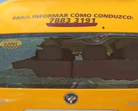 Microbús fue apedreado por una mujer en La Habana