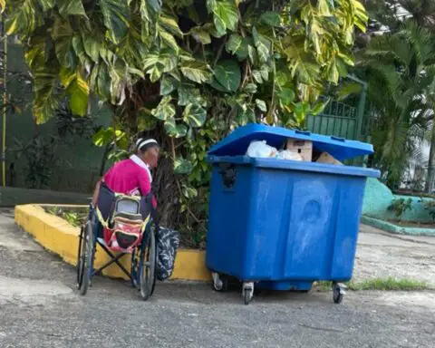 Corresponsal de CNN en Cuba rompe el silencio: “sacar a una persona discapacitada de un contenedor me perturbó”