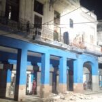 Derrumbe en edificio multifamiliar en La Habana Vieja deja tres personas atrapadas
