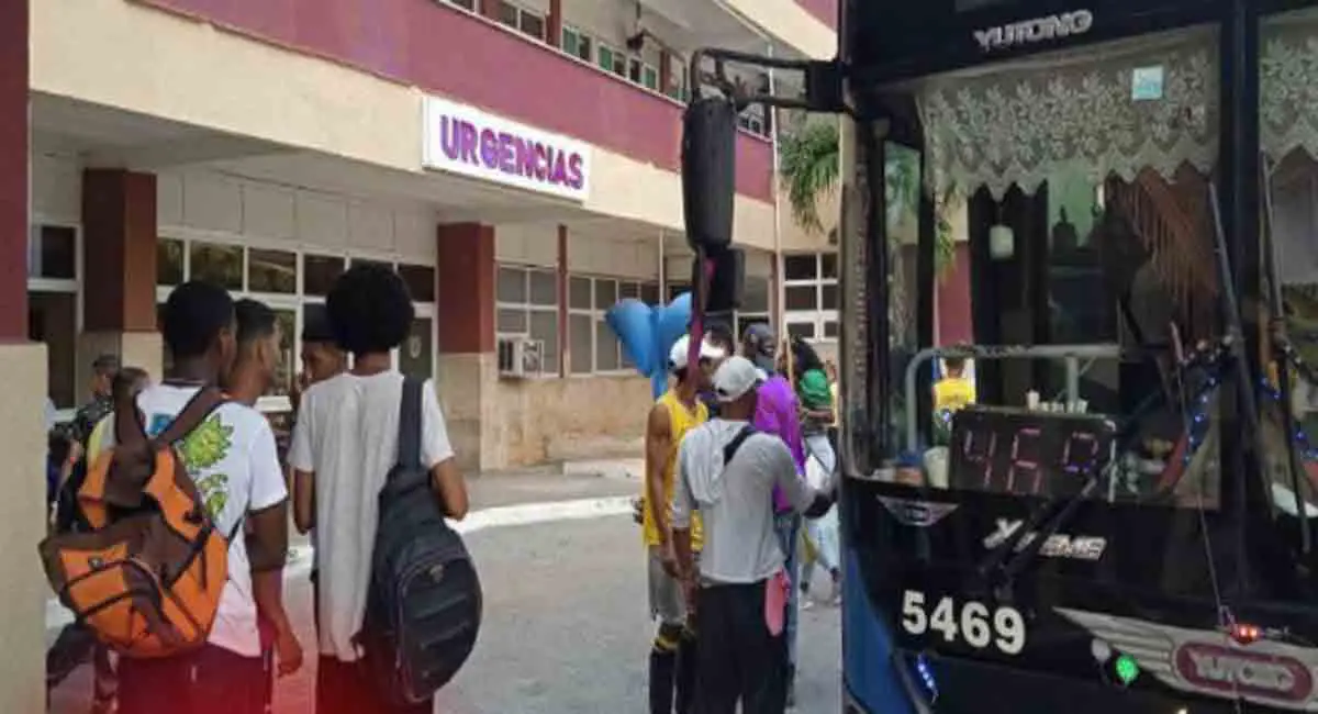 La Habana: Conductor de ómnibus salva la vida de una persona con problemas de salud