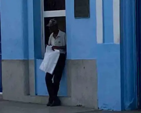 Así sobrevive un profesor jubilado en Santiago de Cuba
