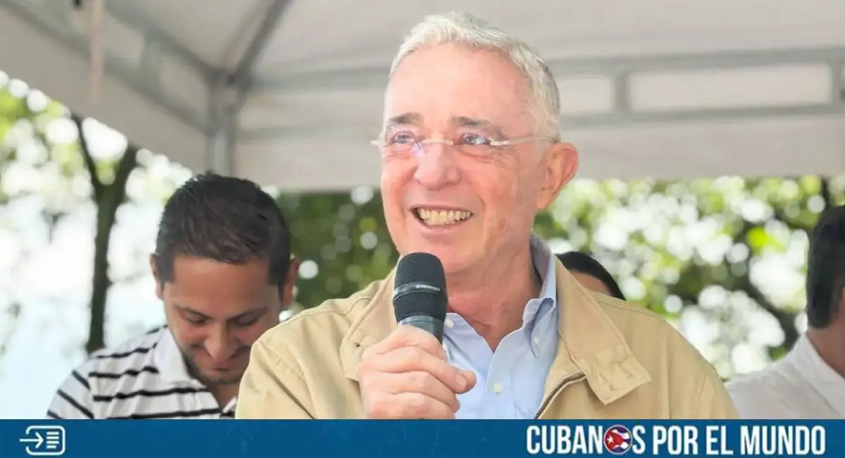 En un giro significativo en el proceso judicial que ha captado la atención de Colombia, la Sala Penal del Tribunal Superior de Bogotá ordenó este martes la liberación inmediata del expresidente Álvaro Uribe Vélez, tras resolver una acción de tutela presentada por su defensa.