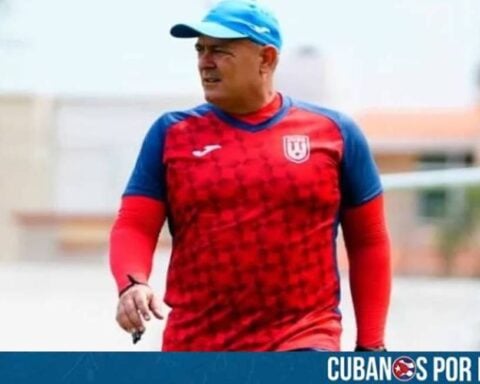 Renuncia entrenador de la selección de fútbol de Cuba