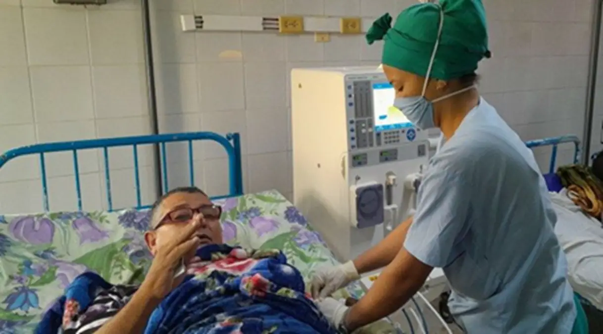Doctora cubana critica abandono de pacientes de hemodiálisis en Manzanillo