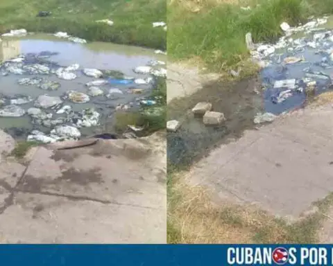Enorme hueco con aguas albañales pone en peligro a una comunidad en Santiago de Cuba