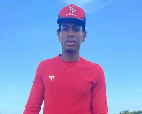 Pelotero cubano se va de la isla en la búsqueda de un contrato en la MLB
