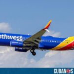Southwest Airlines, una de las principales aerolíneas estadounidenses que opera rutas hacia Cuba, anunció una reducción significativa en su servicio entre Tampa y La Habana, pasando de dos vuelos diarios a solo uno a partir del 4 de septiembre de 2025.