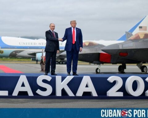 La agenda mundial estuvo marcada este viernes por la cumbre que protagonizaron el presidente de Estados Unidos, Donald Trump, y su homólogo ruso, Vladímir Putin, en Alaska, en la que se pretendía poder concretar un acuerdo de paz en la guerra de Rusia y Ucrania que data desde febrero de 2022.