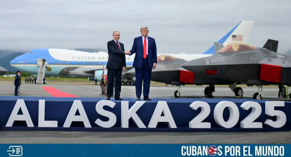 La agenda mundial estuvo marcada este viernes por la cumbre que protagonizaron el presidente de Estados Unidos, Donald Trump, y su homólogo ruso, Vladímir Putin, en Alaska, en la que se pretendía poder concretar un acuerdo de paz en la guerra de Rusia y Ucrania que data desde febrero de 2022.