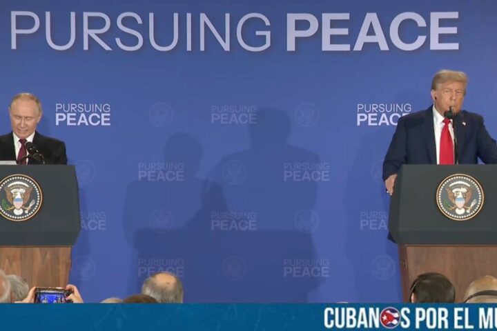 El presidente de Estados Unidos, Donald Trump, afirmó este viernes que la cumbre con su homólogo ruso, Vladímir Putin, en Alaska “fue extremadamente productiva”.