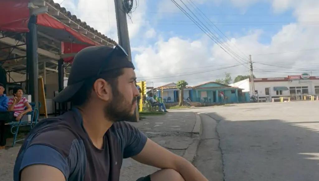 Youtuber español habla sobre la escasez de transporte para viajar dentro de Cuba