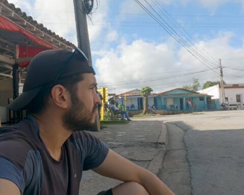 Youtuber español habla sobre la escasez de transporte para viajar dentro de Cuba