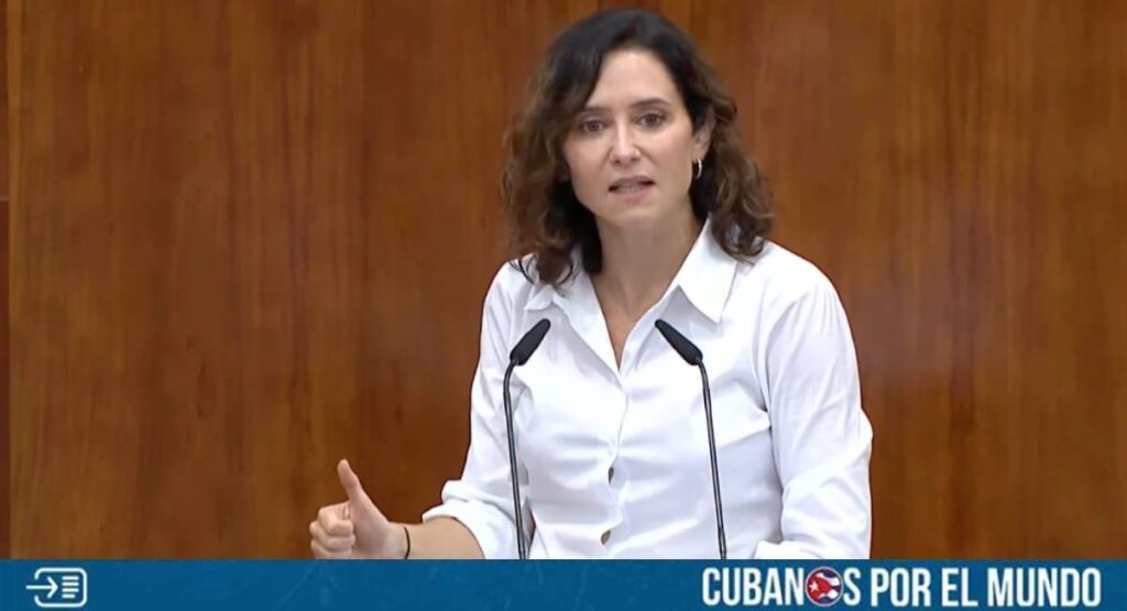 Isabel Díaz Ayuso, presidenta de la Comunidad de Madrid, puso a la ciudad de Miami como ejemplo de como las personas logran alcanzar la prosperidad tras huir del comunismo y vivir en libertad, haciendo referencia a los millones de exiliados radicados en Florida.