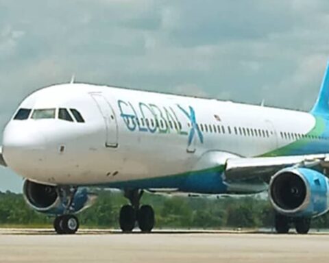 EE.UU. repatria a 136 migrantes cubanos