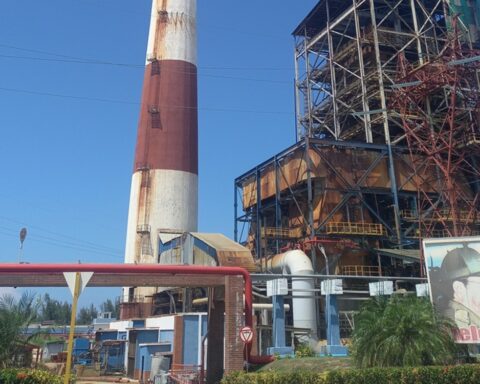 Termoeléctrica Guiteras vuelve a salir del SEN a pocas horas de su arranque