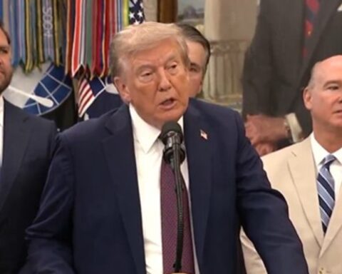 Donald Trump aseguró en la Casa Blanca este martes que fuerzas militares de Estados Unidos lograron neutralizar a una embarcación con drogas que procedía desde Venezuela.