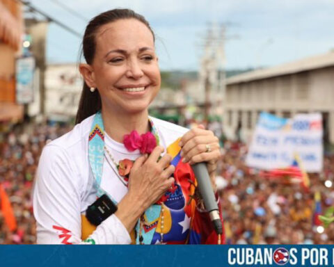 La ganadora del Premio Nobel de la Paz 2025, María Corina Machado, dedicó su galardón a los cubanos durante una entrevista que sostuvo con el periodista Mario Pentón para Martí Noticias.