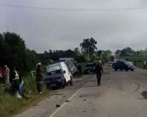 Accidente de tránsito en Uruguay deja a un joven cubano fallecido; otros ocho resultaron heridos