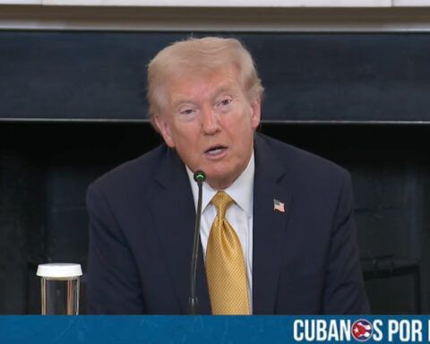 El presidente Donald Trump acusó directamente al régimen de China de utilizar a Venezuela como puente para el contrabando de fentanilo hacia Estados Unidos, evadiendo así los controles aduaneros en puertos estadounidenses y mexicanos.