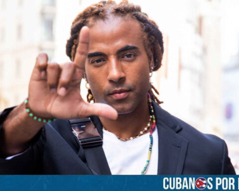 El artista cubano Yotuel Romero hizo un llamado a los cubanos en medio de los estragos causados por el paso del huracán Melissa en la isla.