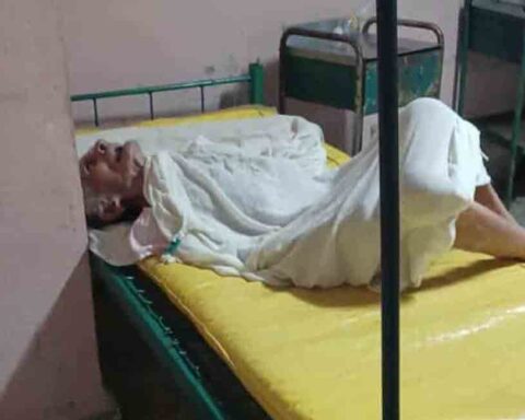 Ancianos en el hospital de Holguín están en completo abandono