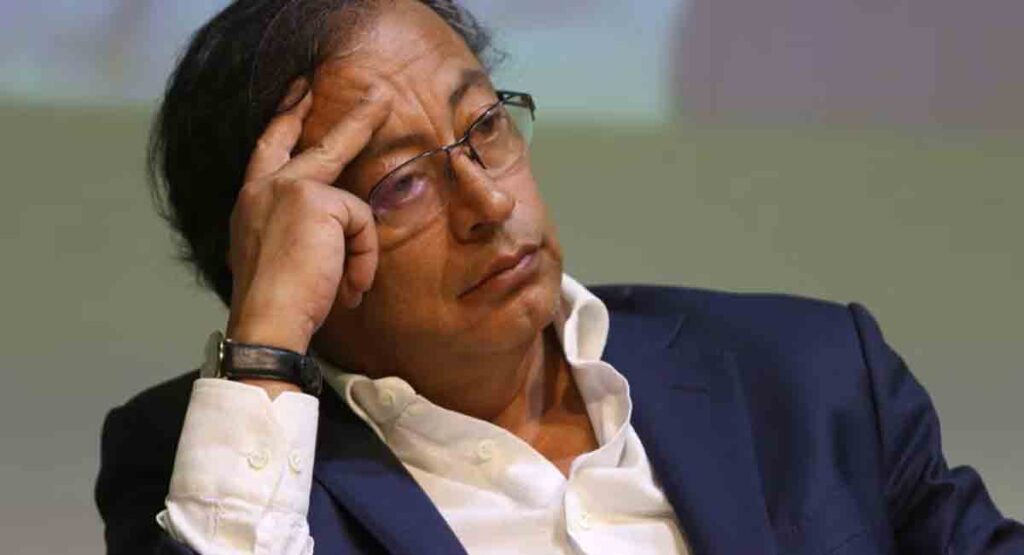 Petro vuelve a hacer el ridículo en redes sociales