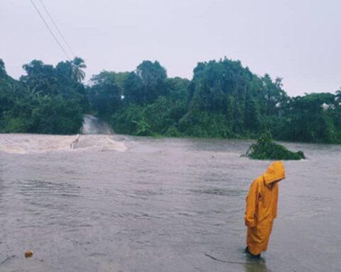 Villa Clara: Dos comunidades permanecen aisladas por las inundaciones
