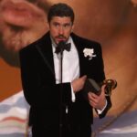 Bad Bunny hizo historia al ser el primer latino en ganar el Grammy a Álbum del Año