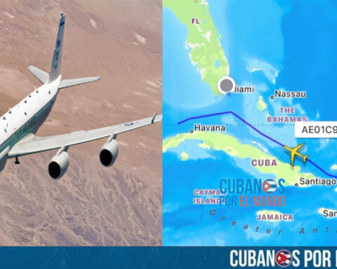 Un avión de reconocimiento electrónico Boeing RC-135V/W Rivet Joint de la Fuerza Aérea de Estados Unidos realizó esta semana un vuelo de reconocimiento a lo largo de toda la costa norte de Cuba, un operativo que, según registros de seguimiento de vuelos y análisis de plataformas civiles y satelitales, se ejecutó sobre aguas internacionales y sin penetrar en el espacio aéreo de la isla.