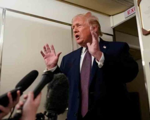 Trump vaticina que el régimen terminará buscando un trato y ratifica que Cuba "será libre otra vez"