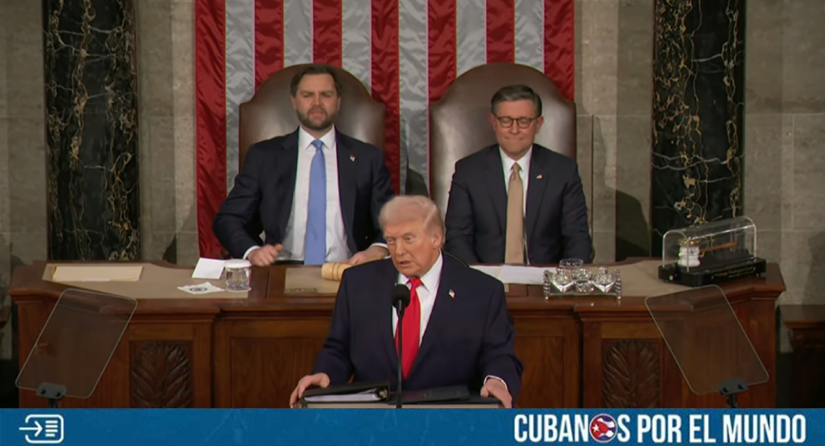 El presidente de los Estados Unidos, Donald Trump, pronunció este martes su discurso anual del Estado de la Unión ante una sesión conjunta del Congreso, estableciendo un nuevo récord en la duración de este tradicional mensaje presidencial.