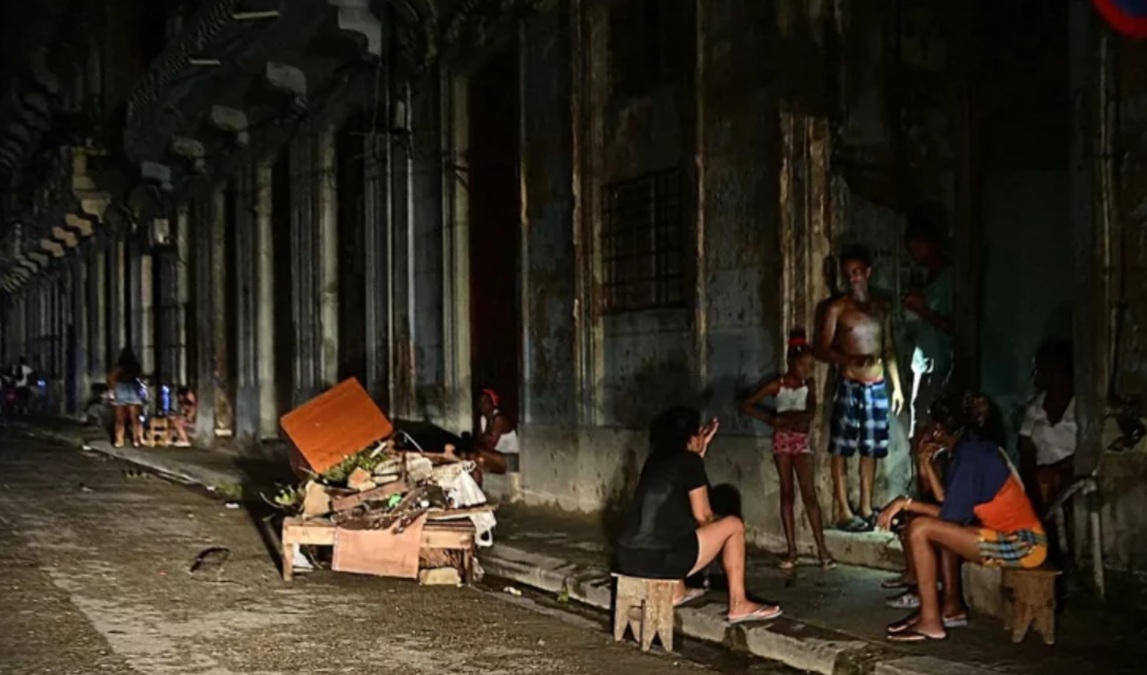 Cubanos en Matanzas denuncian más de 30 horas continuas en apagón