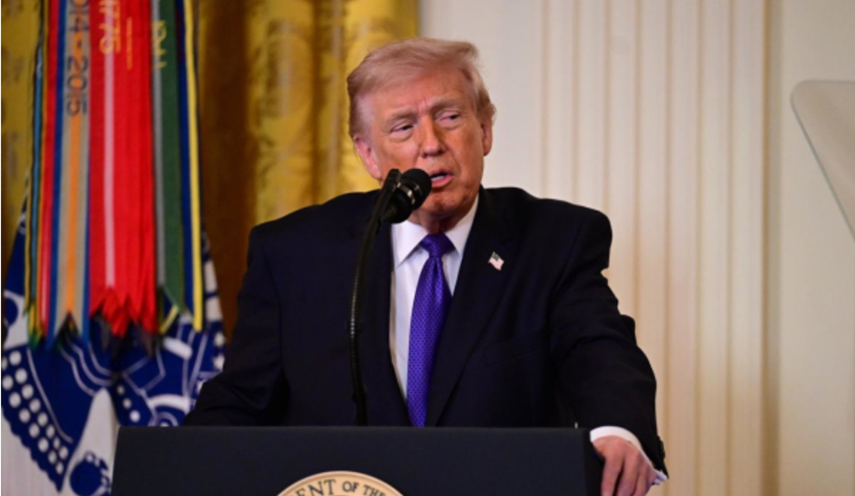 Trump asegura que Irán busca dialogar, pero advierte que ya es "demasiado tarde"